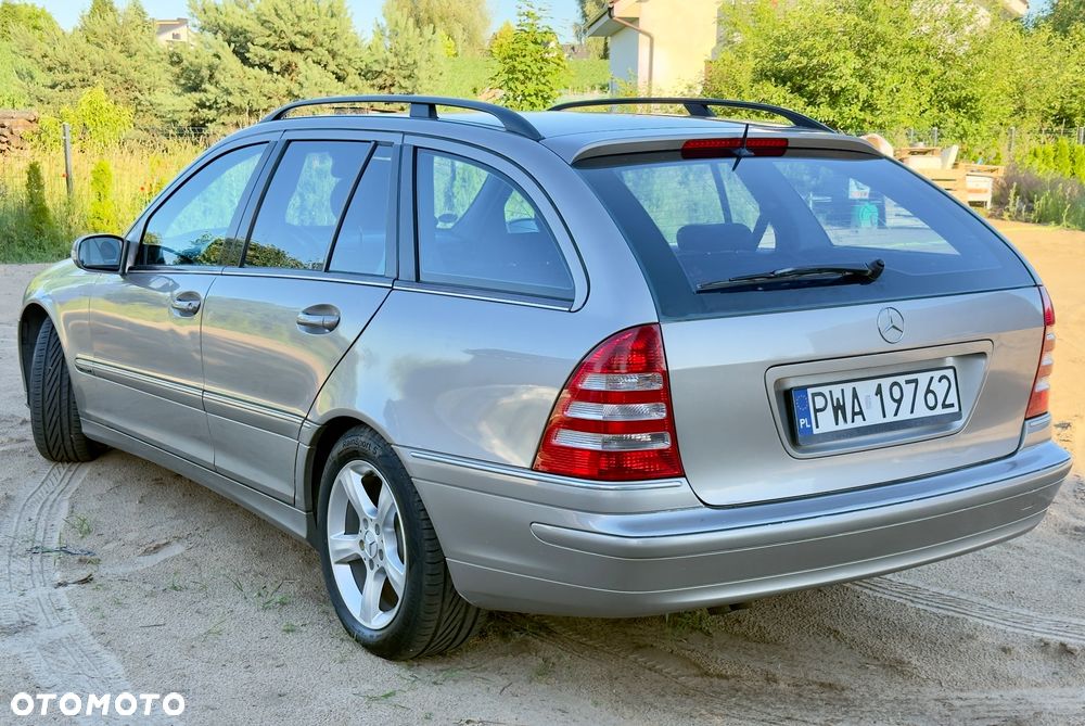 Mercedes-Benz Klasa C 220 T CDI Avantgarde - 14