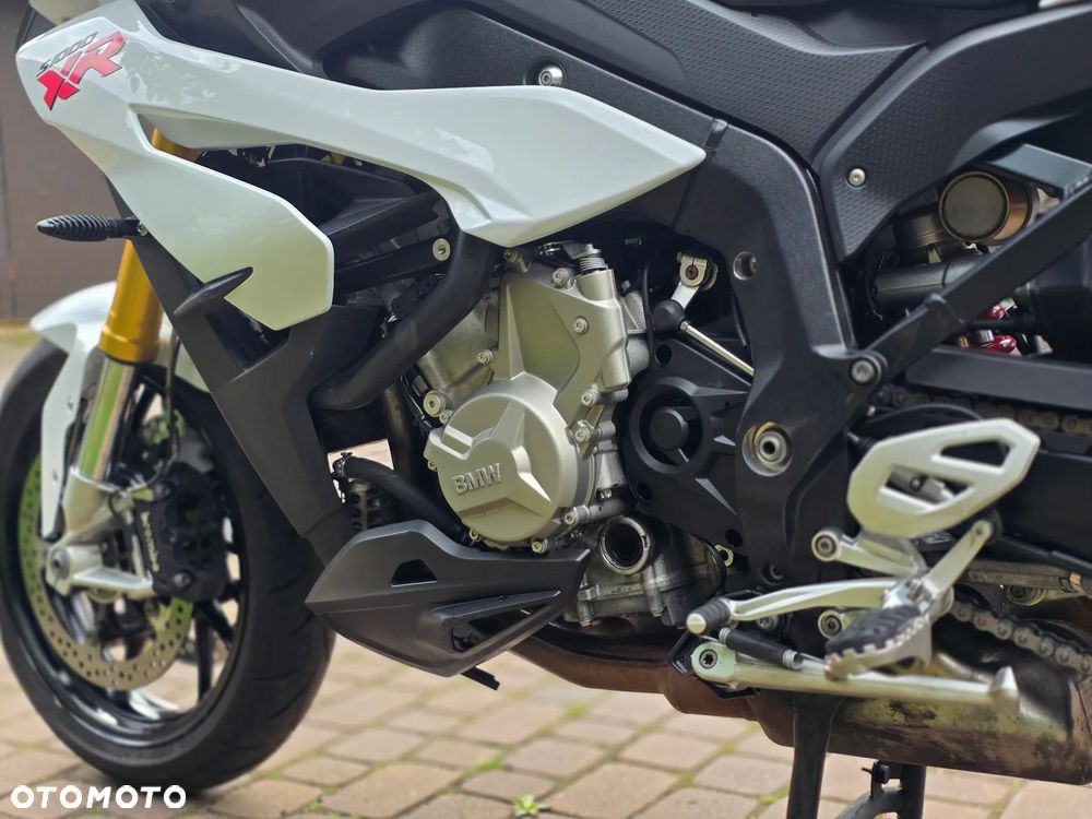 BMW XR - 19