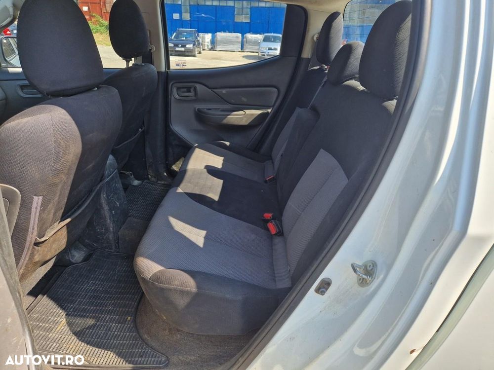 Mitsubishi L200 Double Cab 2.4 DI-D M/T Intense - 15