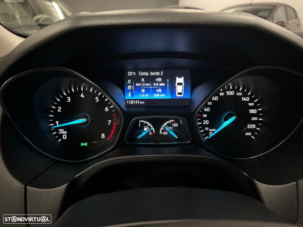 Ford Focus 1.0 EcoBoost Titanium - 19