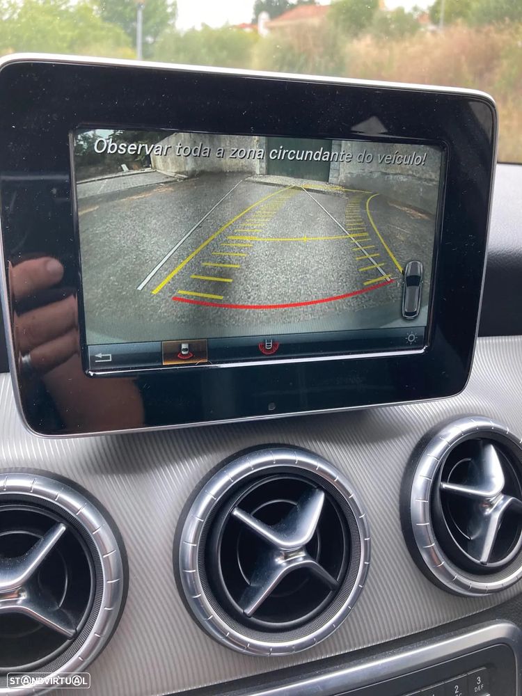 Mercedes-Benz CLA 200 d Shooting Brake - 32