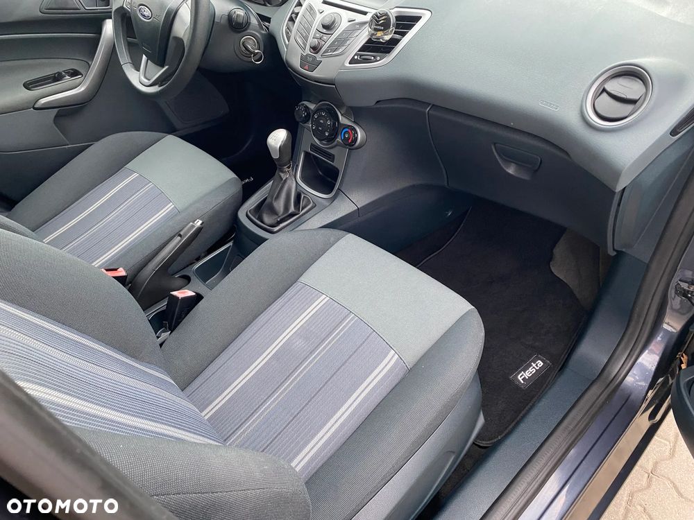 Ford Fiesta 1.25 Champions Edition - 30