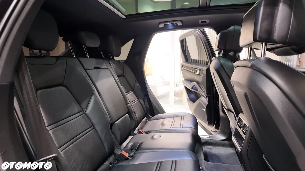 Porsche Cayenne S - 33