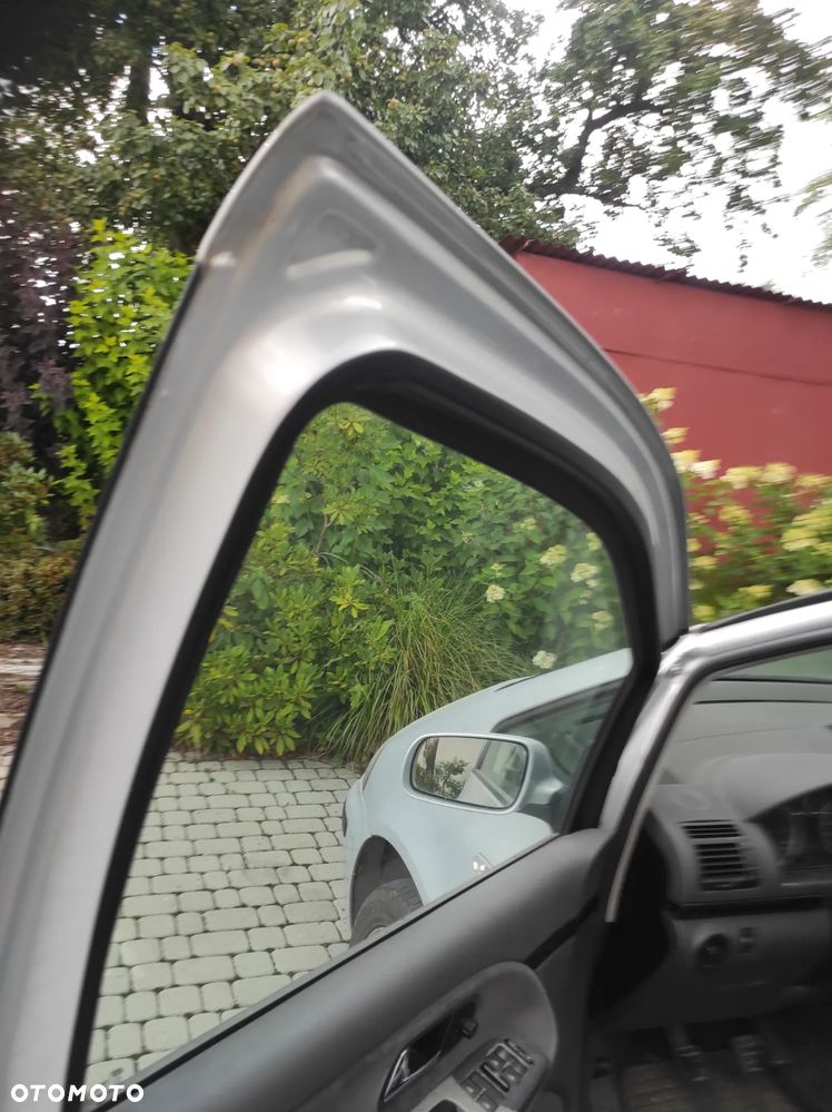 Volkswagen Sharan 1.9 TDI Highline 4Mot - 13