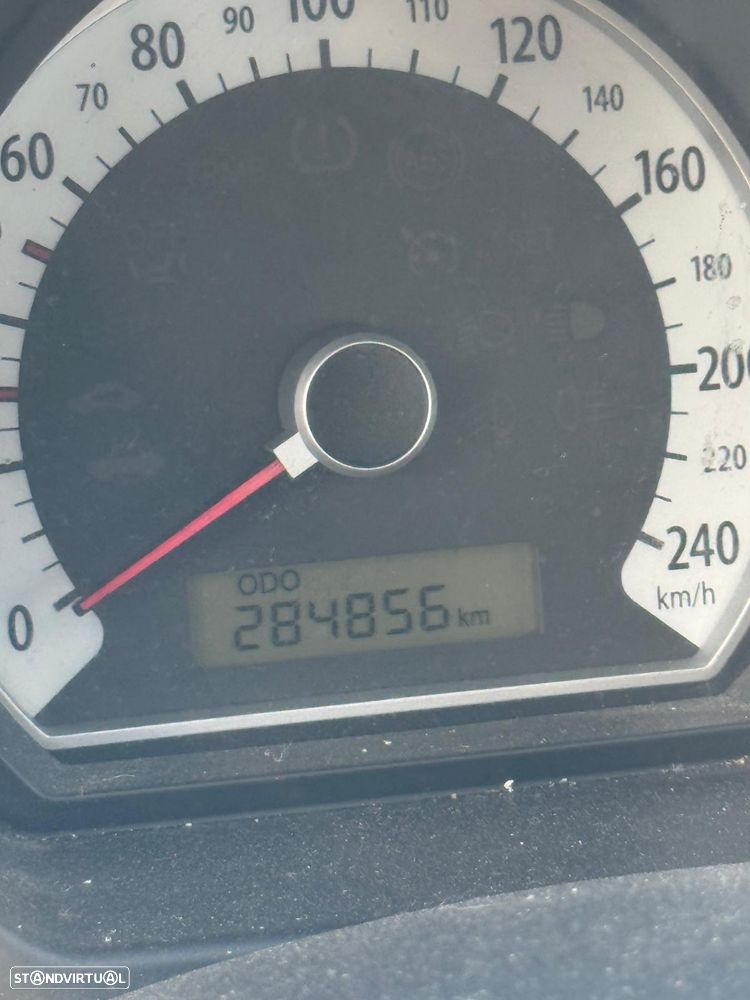 Kia Ceed - 8