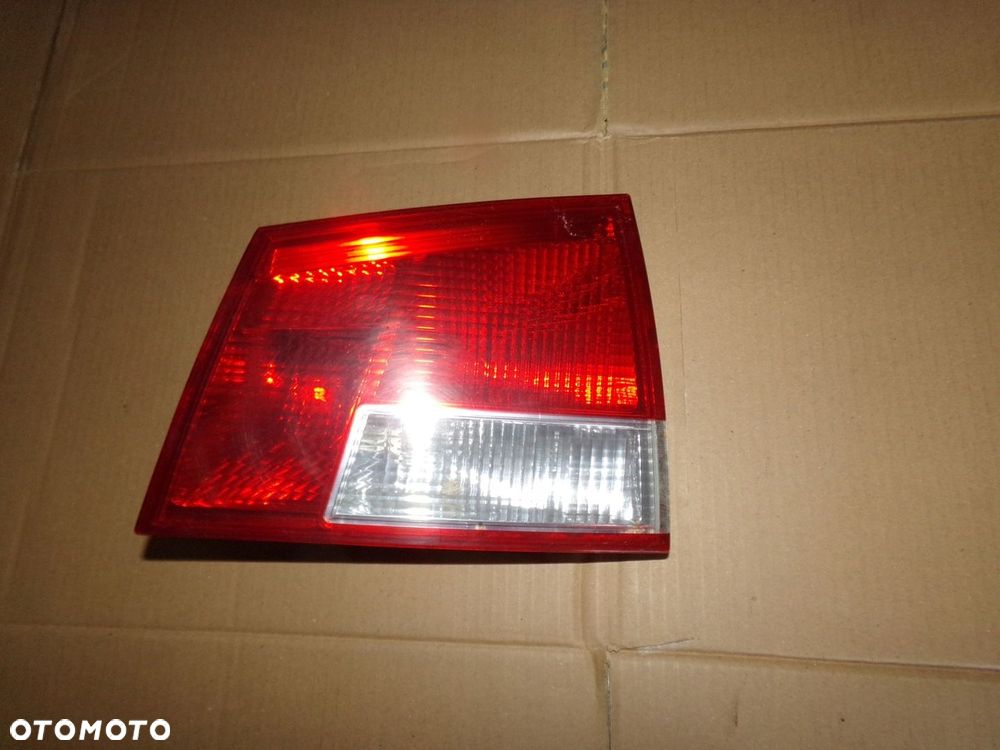 LAMPA LEWA TYŁ TYLNA W KLAPE VECTRA C KOMBI