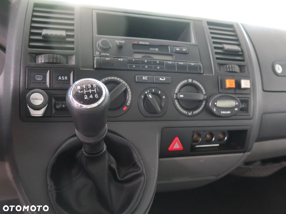 Volkswagen TRANSPORTER T5 2.5 TDI - 29