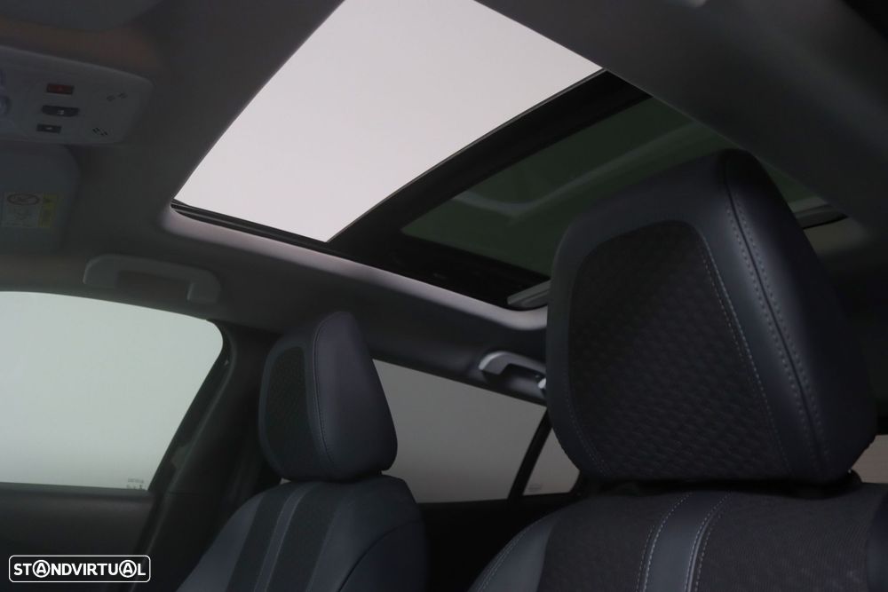 Peugeot e-2008 Allure - 6