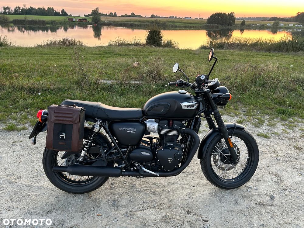 Triumph Bonneville - 13
