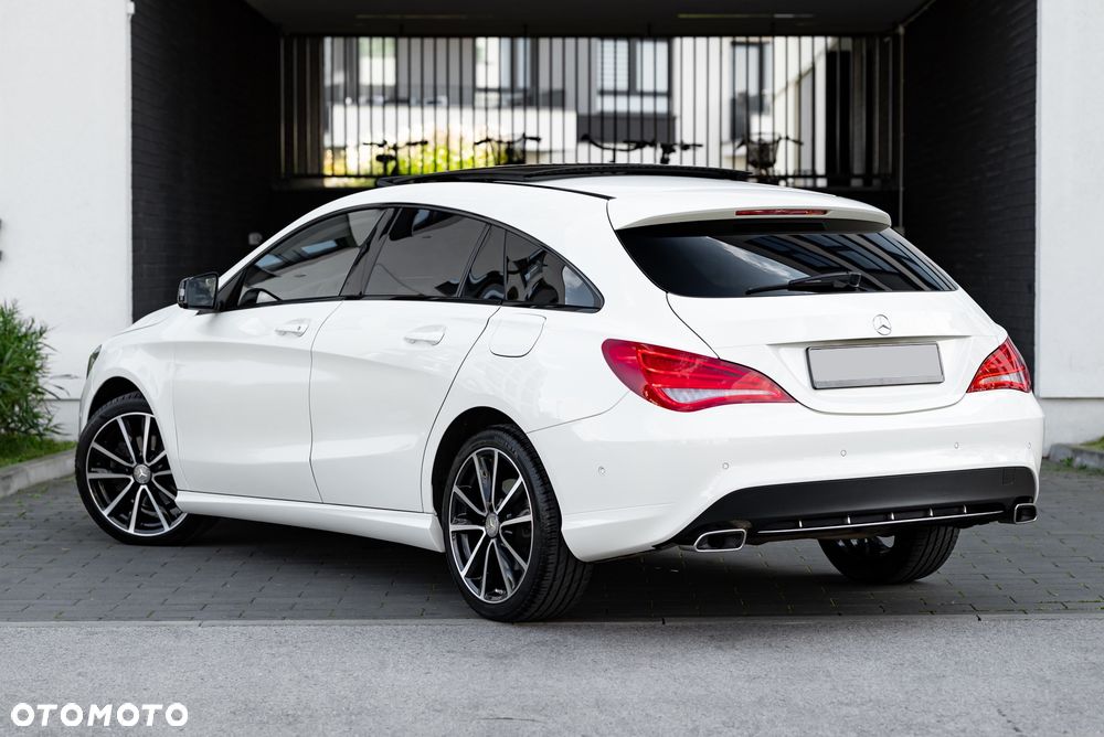 Mercedes-Benz CLA Shooting Brake 200 7G-DCT AMG Line - 10