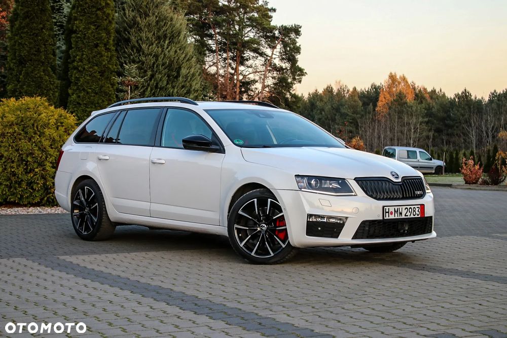 Skoda Octavia 2.0 TDI DSG RS - 9