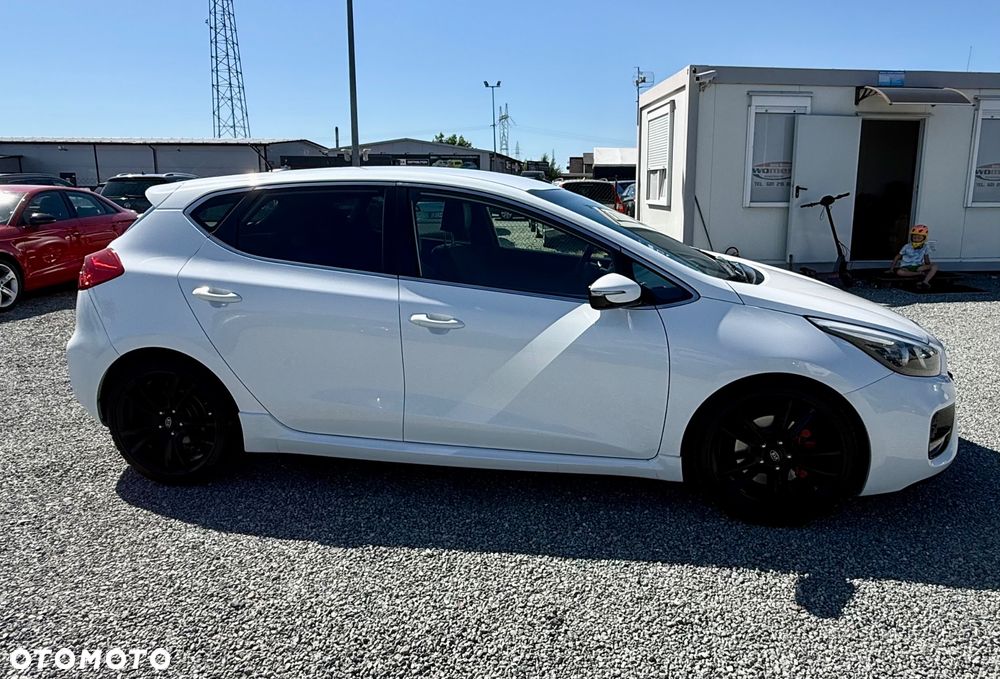 Kia Ceed 1.6 T-GDI GT - 12