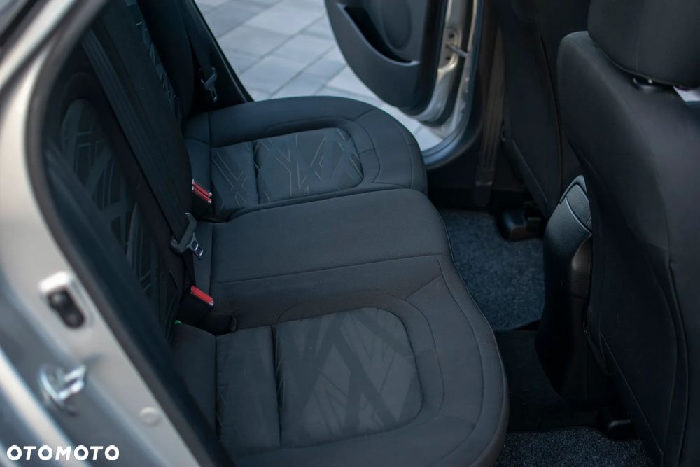 Kia Ceed - 7