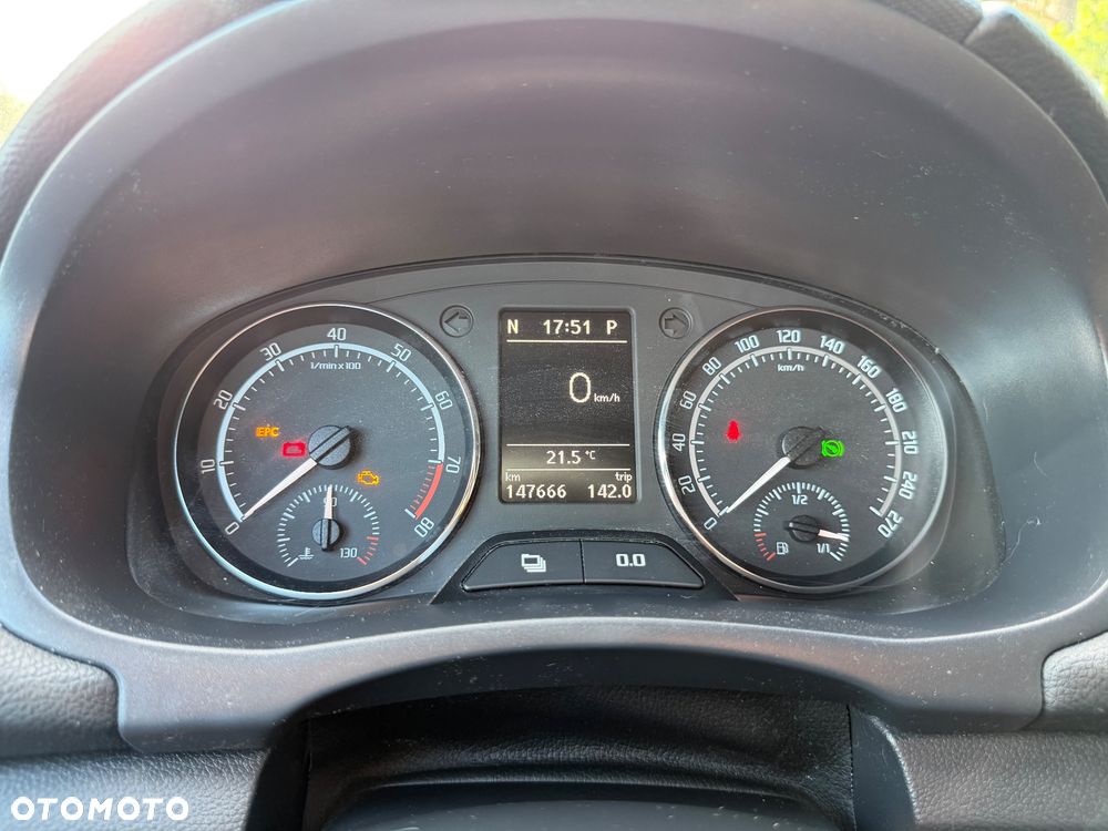 Skoda Fabia 1.4 TSI DSG RS - 15