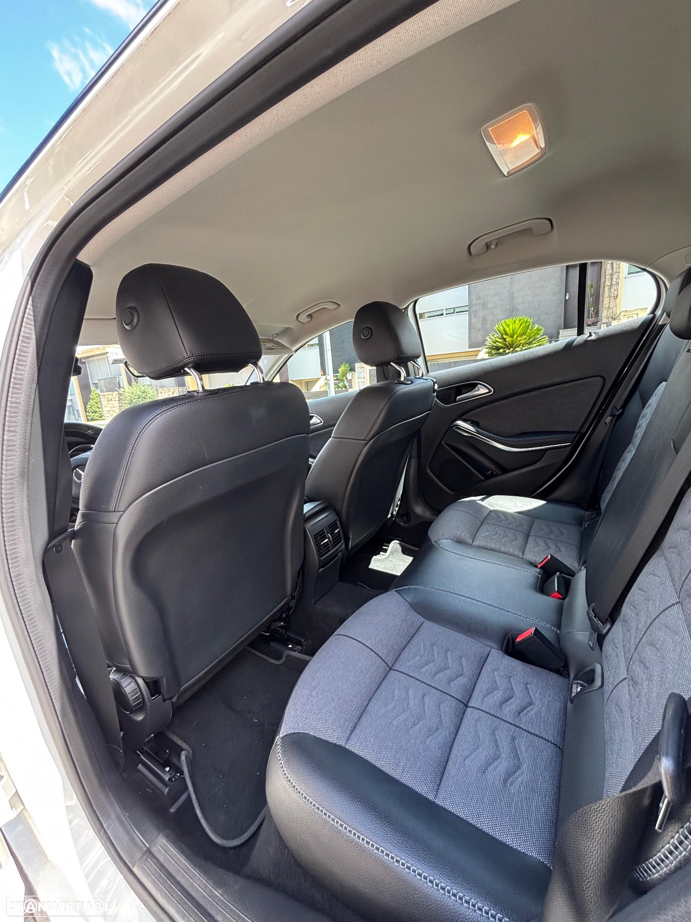 Mercedes-Benz GLA 180 d Urban Aut. - 10