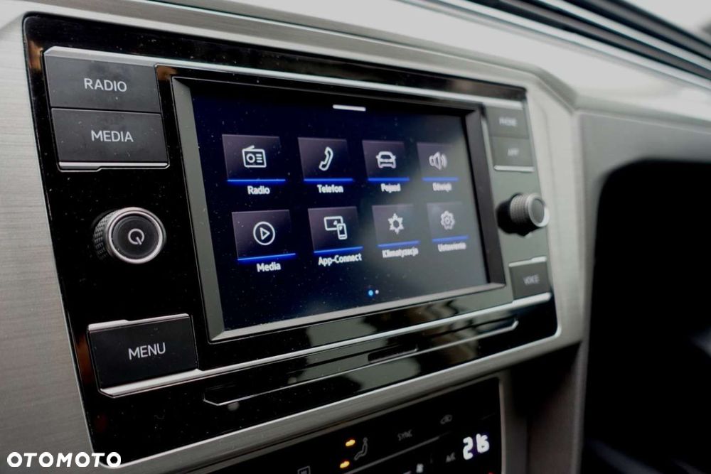 Volkswagen Passat - 13