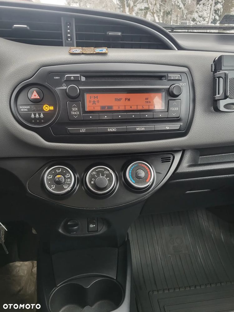 Toyota Yaris 1.33 Active EU6 - 11