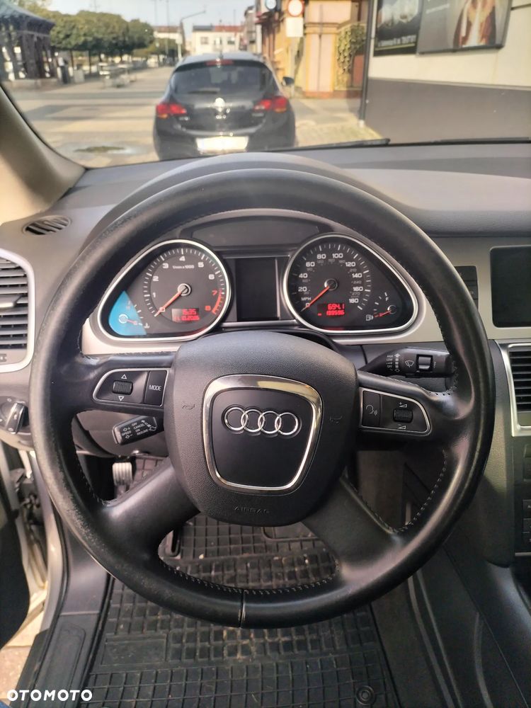 Audi Q7 3.6 FSI Quattro Tiptr - 9