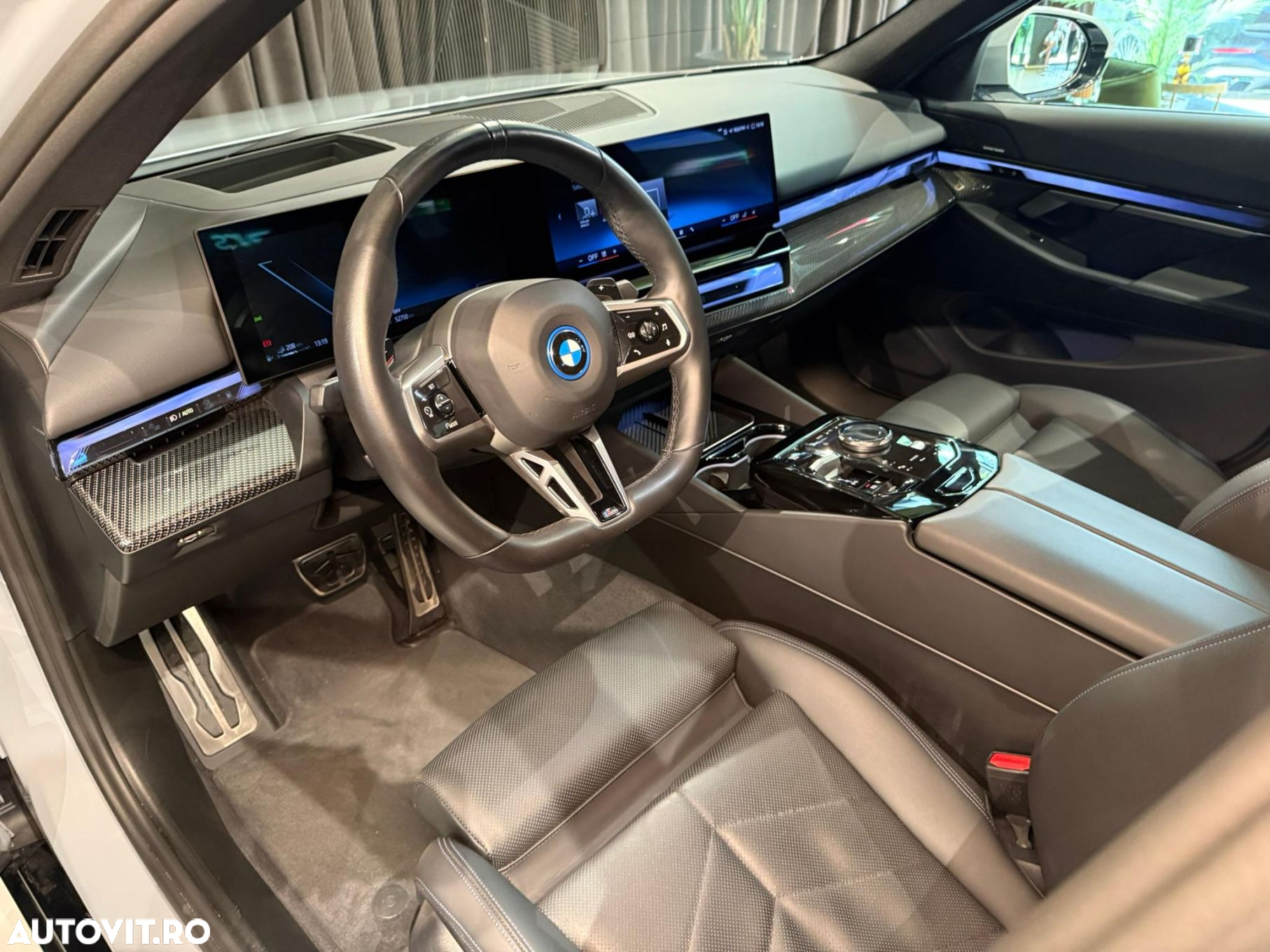 BMW Seria 5 550e xDrive Aut. - 10