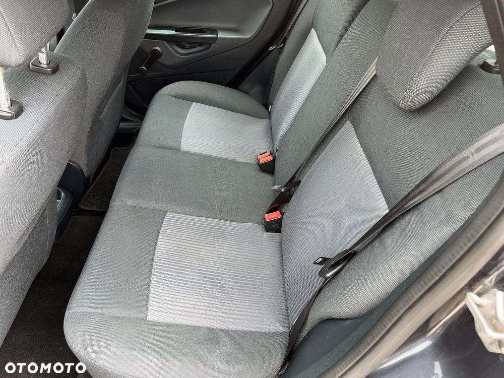 Ford Fiesta - 15