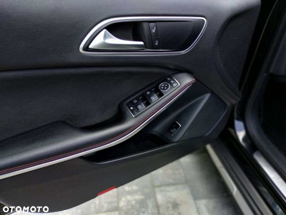 Mercedes-Benz GLA - 7