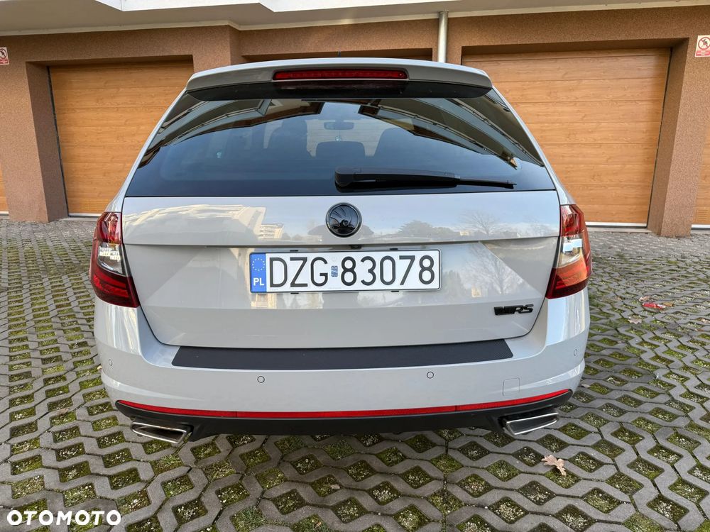 Skoda Octavia 2.0 TDI DSG RS - 8