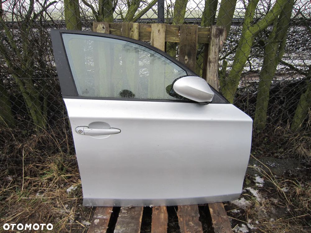 Drzwi przód przednie prawe BMW seria 1 E87 5d Titansilver