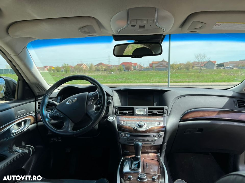 Infiniti M35 - 4