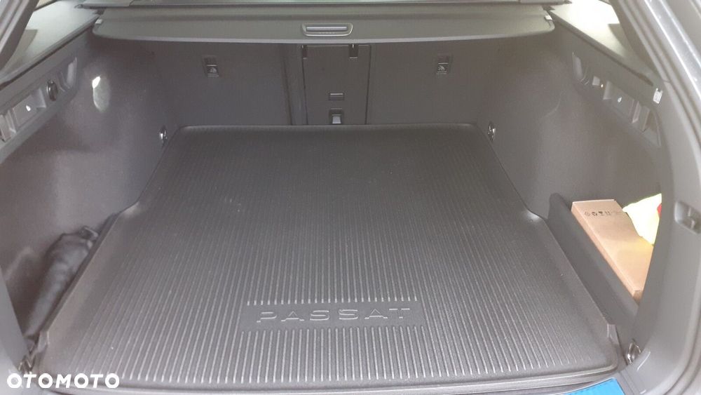 Volkswagen Passat - 35