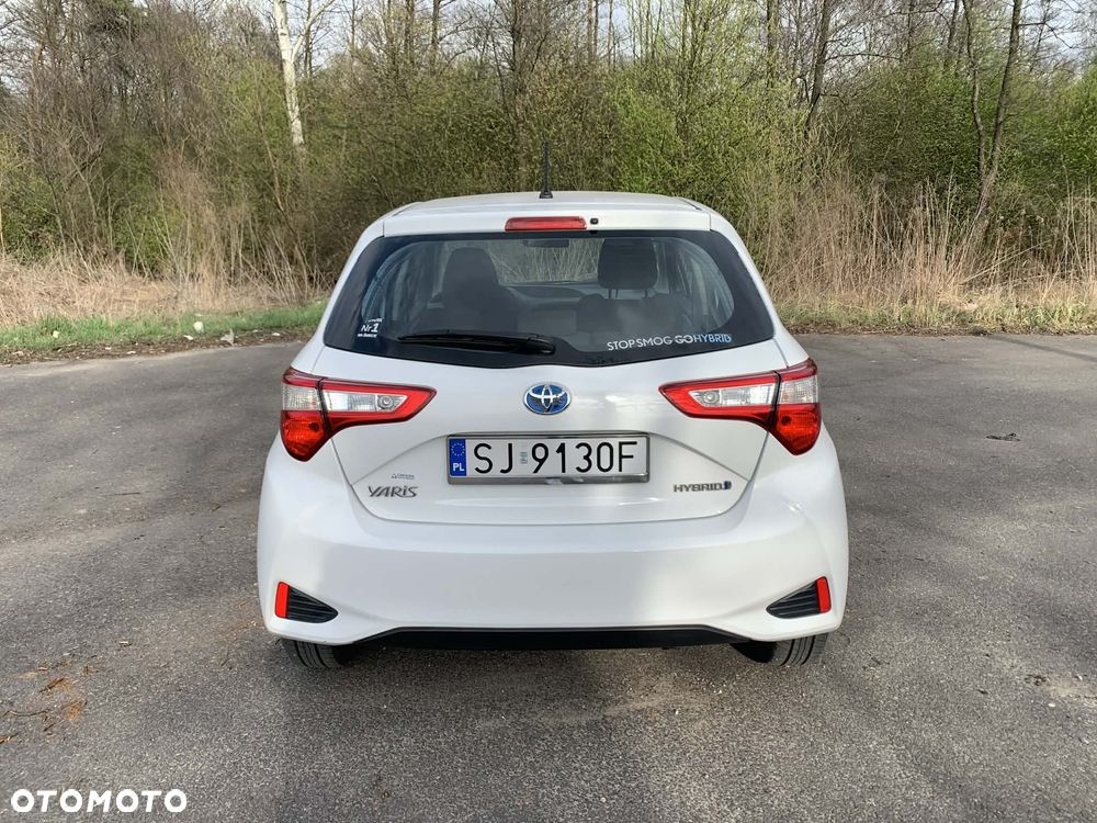 Toyota Yaris Hybrid 100 Active - 6