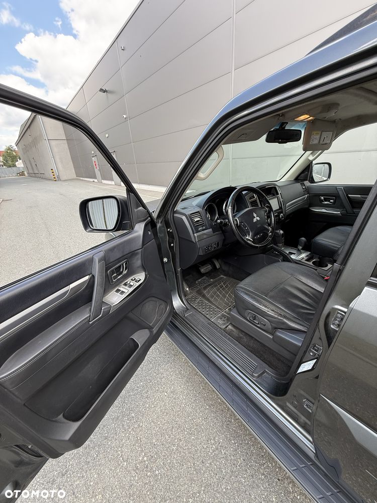Mitsubishi Pajero - 5