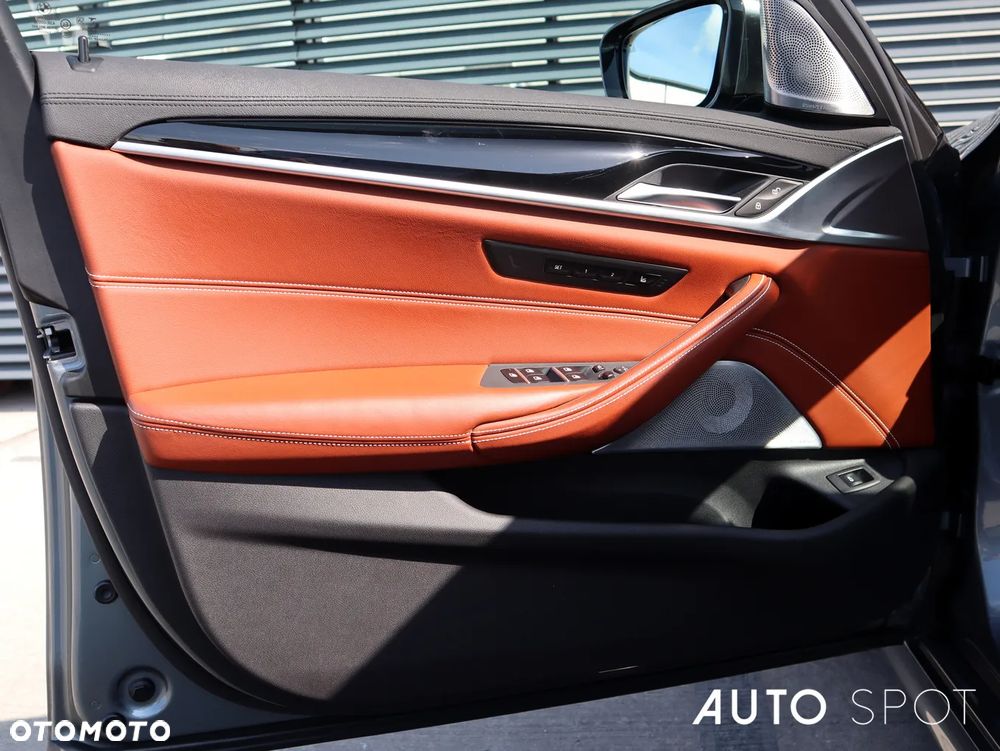BMW Seria 5 M550d xDrive - 13
