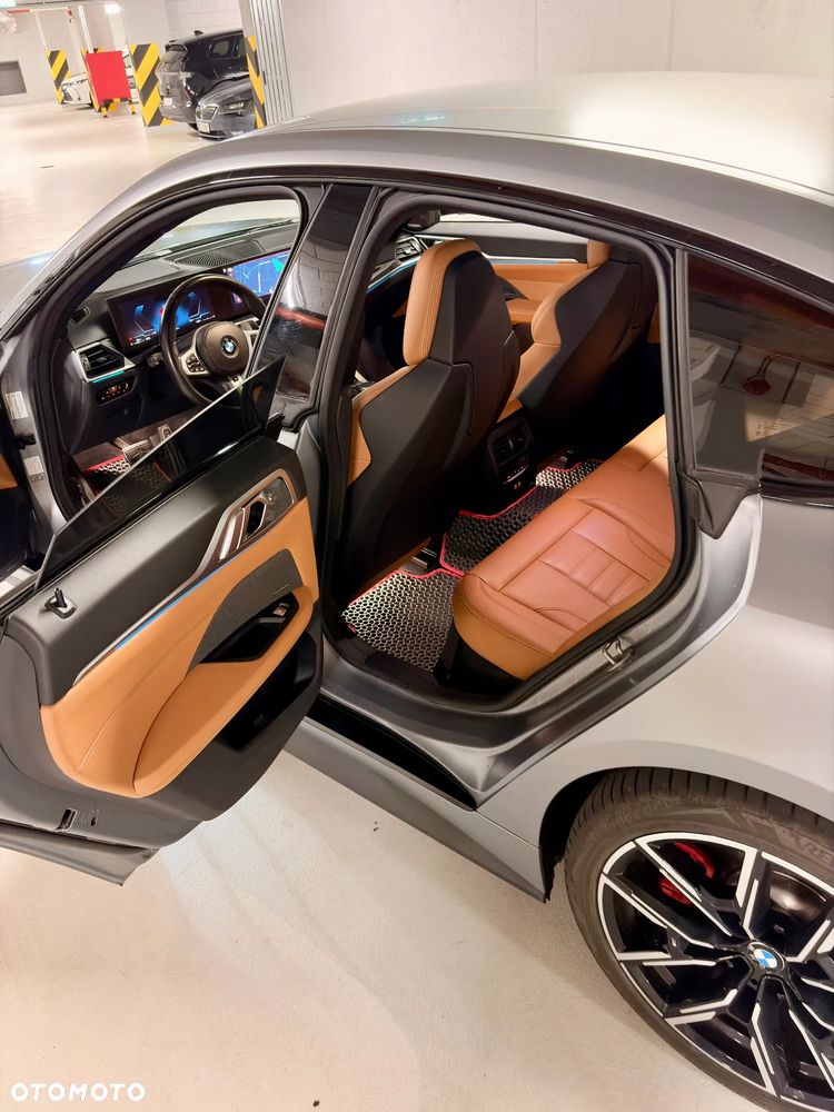 BMW Seria 4 M440i xDrive mHEV - 23