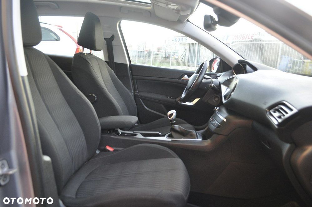 Peugeot 308 125 THP Allure - 5