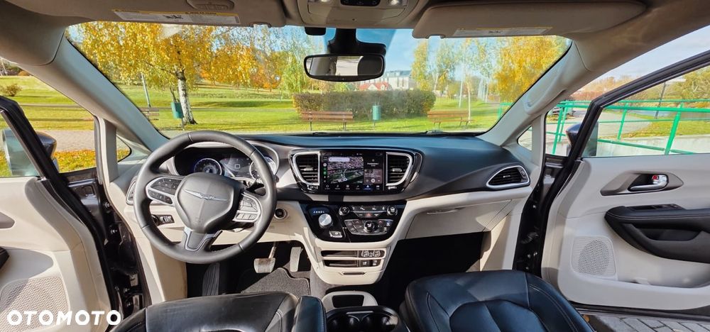 Chrysler Pacifica - 7