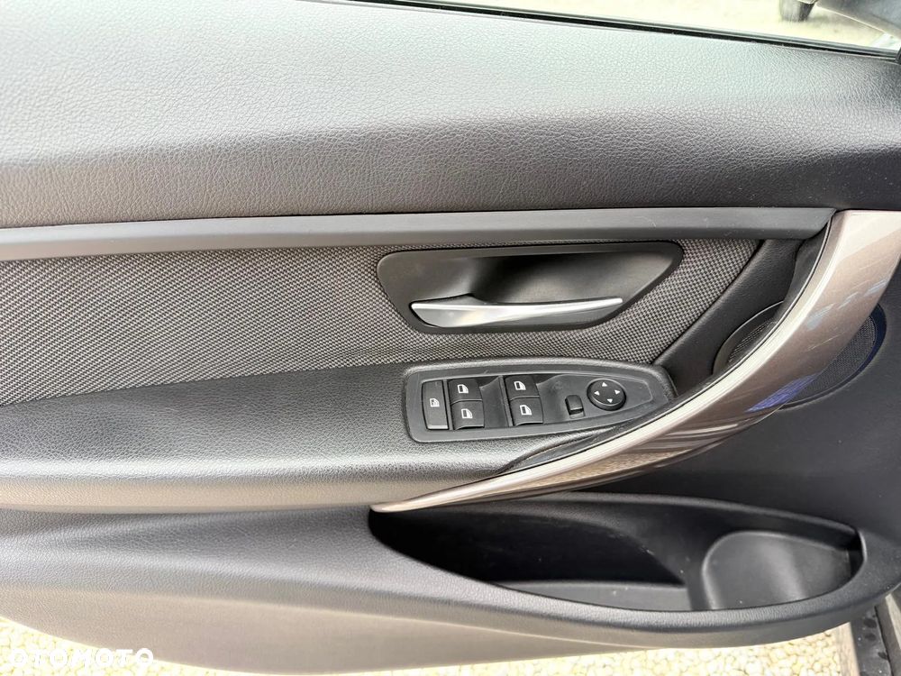 BMW Seria 3 320d Touring - 20