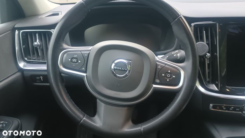 Volvo V60 B4 D R-Design - 19