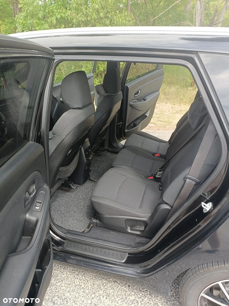 Kia Carens 1.7 CRDi L 7os - 11