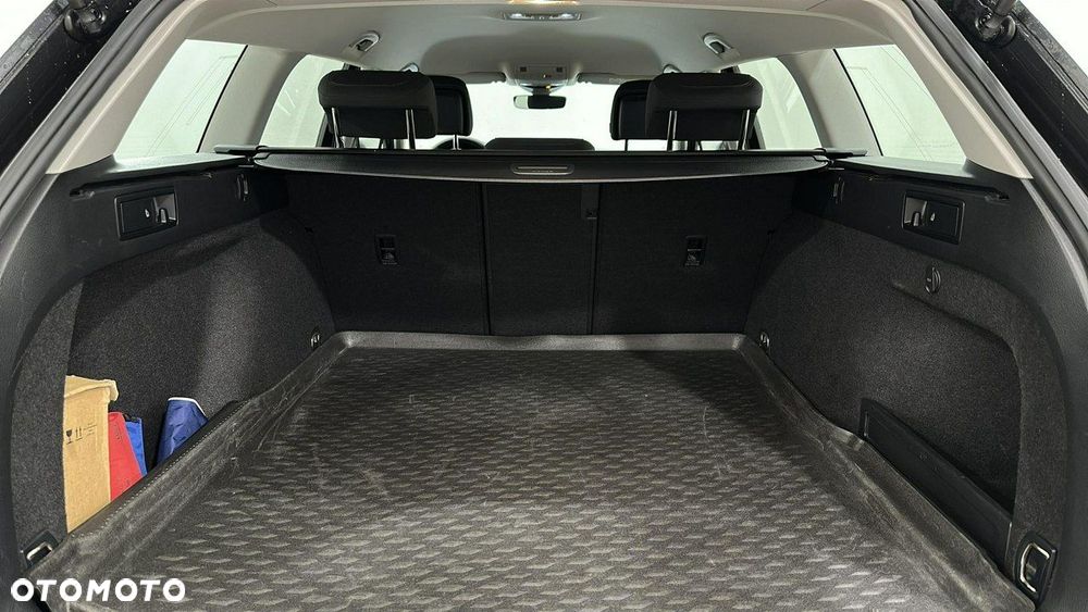 Volkswagen Passat 2.0 TDI EVO Business DSG - 11