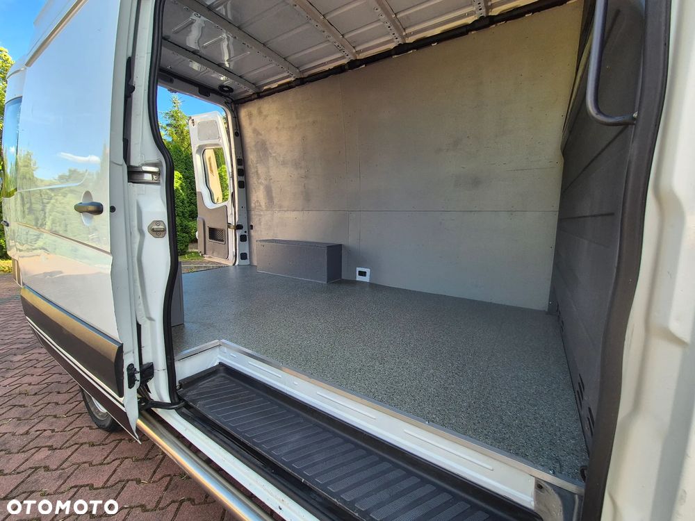Mercedes-Benz Sprinter - 28