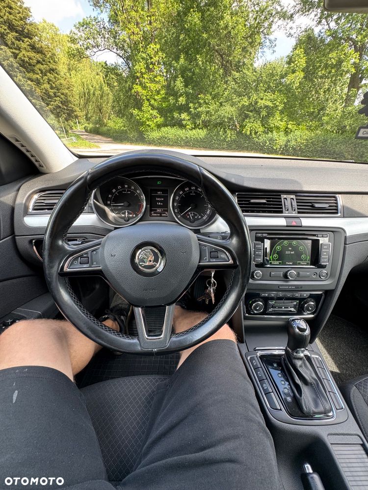 Skoda Superb 2.0 TDI DSG Ambition - 26