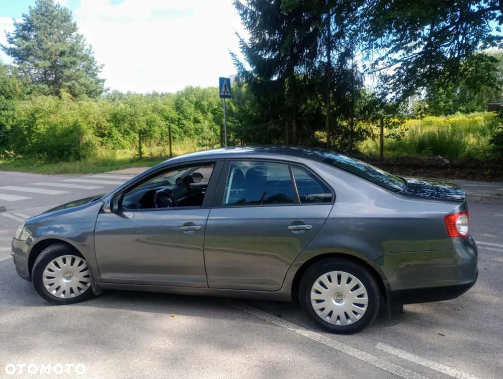 Volkswagen Jetta - 8