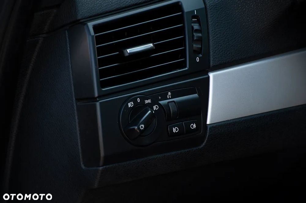 BMW X3 2.0i - 38