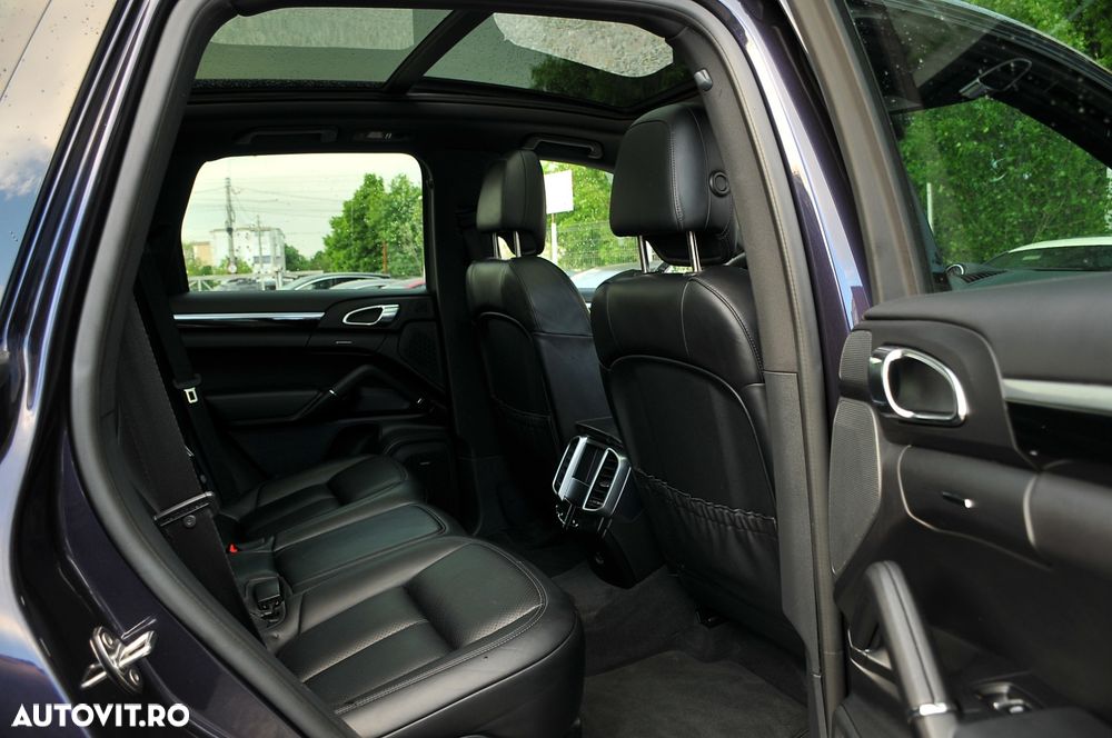 Porsche Cayenne Platinum Edition - 8