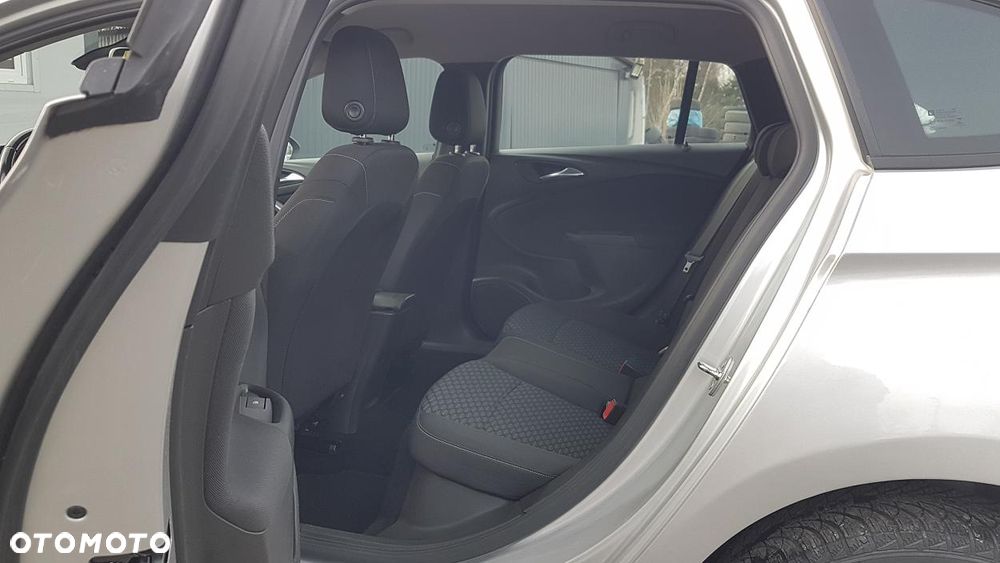 Opel Astra 1.6 CDTI Essentia - 23