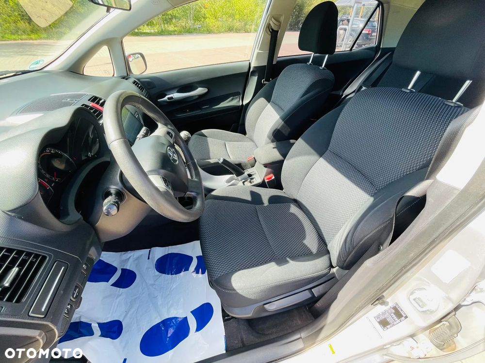 Toyota Auris 1.6 Executive - 10