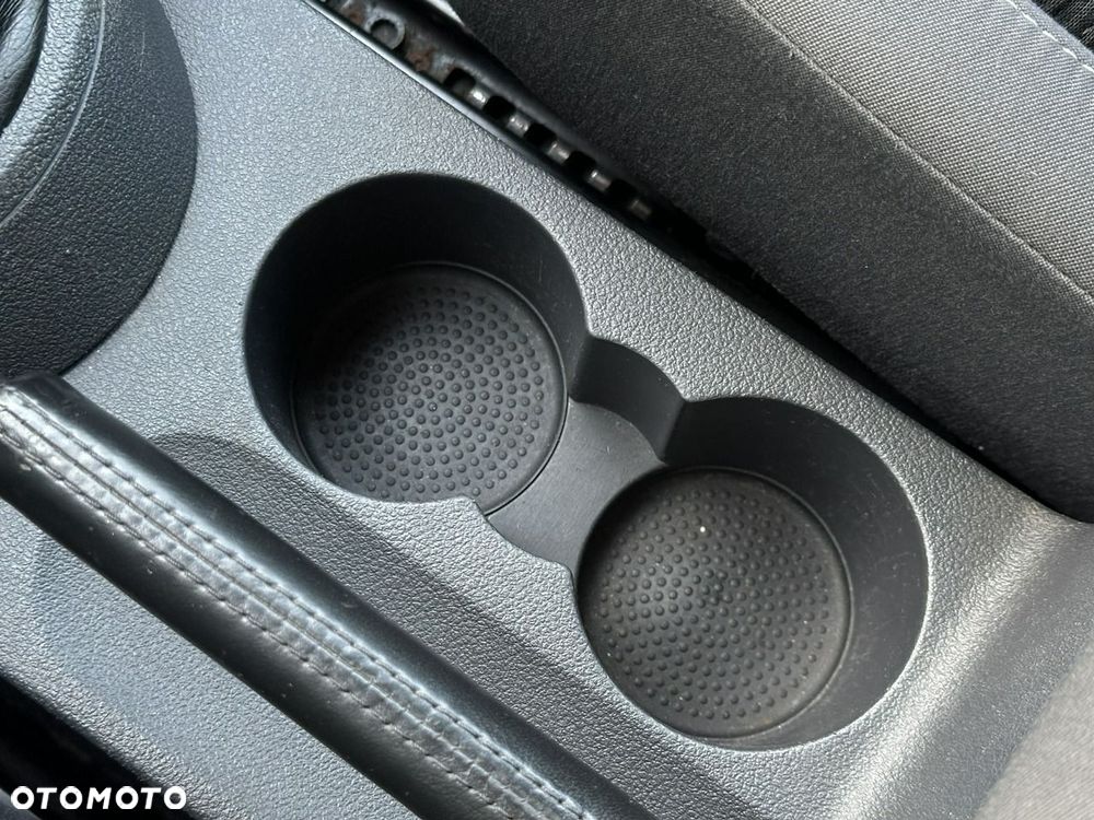 Volkswagen Touran - 22