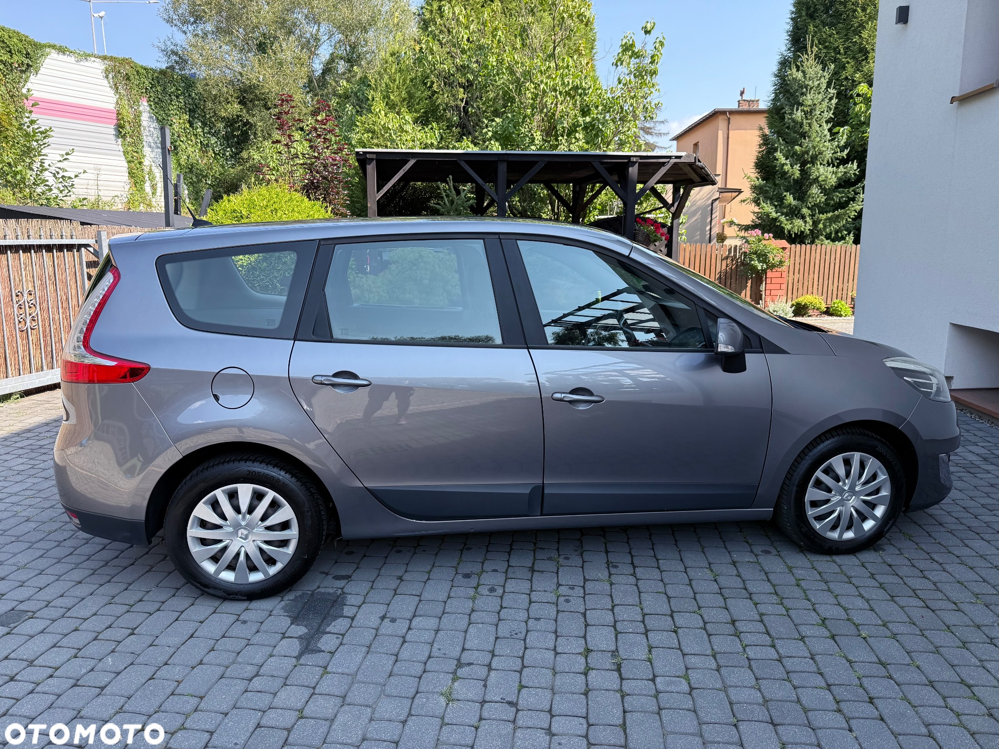 Renault Grand Scenic 1.6 16V 110 Paris - 17