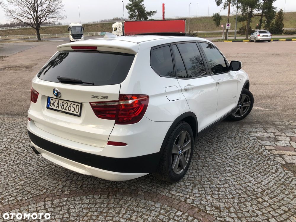 BMW X3 xDrive28i Sport-Aut - 3