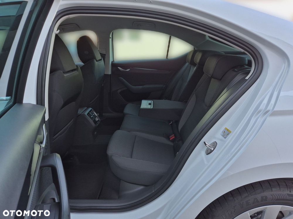 Skoda Octavia 1.5 TSI mHEV 30 Years DSG - 21